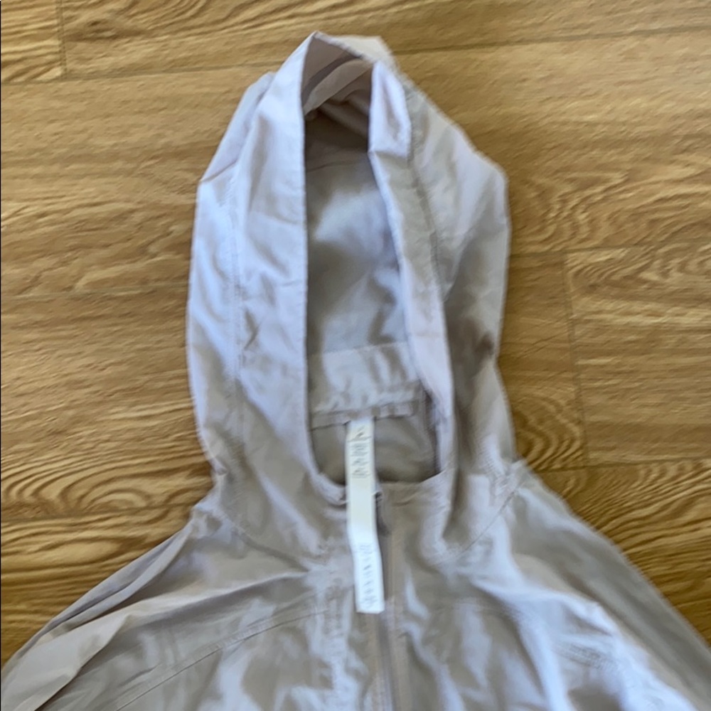 Lululemon - Picture 3 of 4